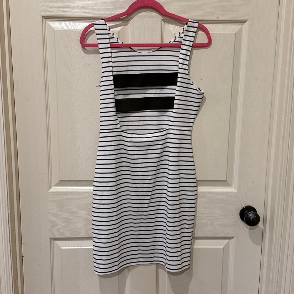 Jack by BB Dakota NWT black/white striped dress, medium - Picture 4 of 8